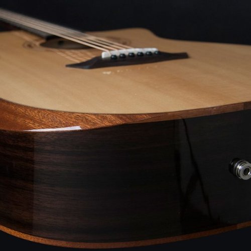 Washburn G20SCE Comfort 20 Series Grand Auditorium Cutaway Acoustic Eletric Guitar. Natural