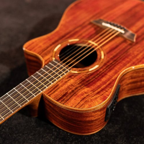 Washburn G55CE Comfort Deluxe 55 Series Grand Auditorium Cutaway Acoustic Electric Guitar. Koa