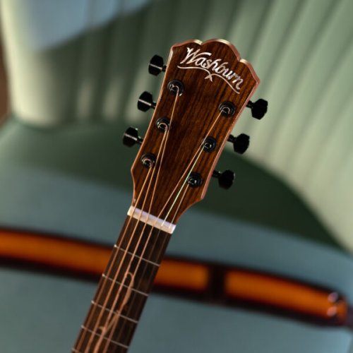 Washburn BTSC40SCE Bella Tono Suprema Acoustic-Electric Guitar. Natural Glossy