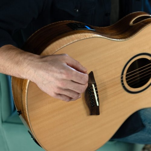 Washburn BTSC40SCE Bella Tono Suprema Acoustic-Electric Guitar. Natural Glossy