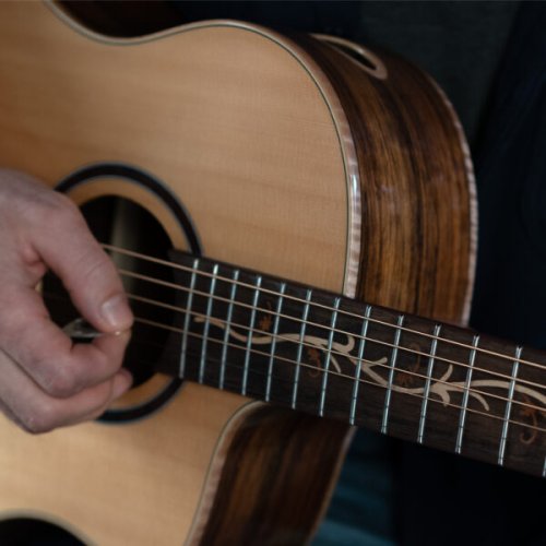 Washburn BTSC40SCE Bella Tono Suprema Acoustic-Electric Guitar. Natural Glossy