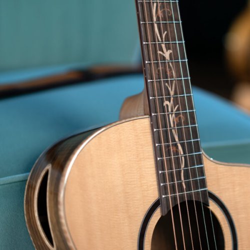 Washburn BTSC40SCE Bella Tono Suprema Acoustic-Electric Guitar. Natural Glossy