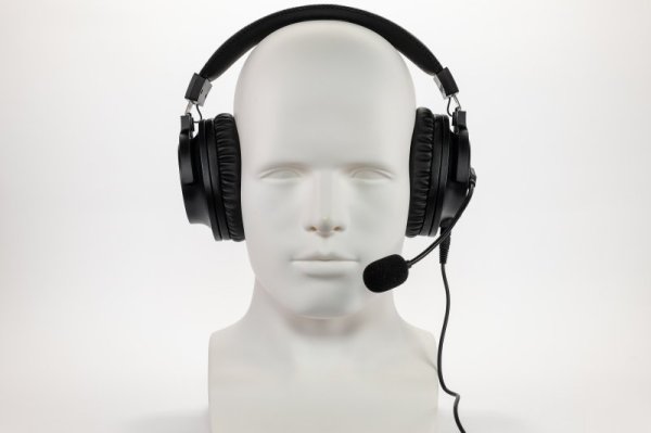CAD MH350 Closed-back Streaming USB Headset with Microphone in Black