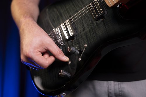 Washburn Sonamaster Elite Double Cutaway Electric Guitar. Flame Black Burst