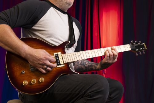 Washburn R5TS Wing Series Raven Electric Guitar. Tobacco Sunburst
