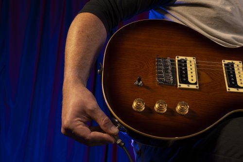 Washburn R5TS Wing Series Raven Electric Guitar. Tobacco Sunburst
