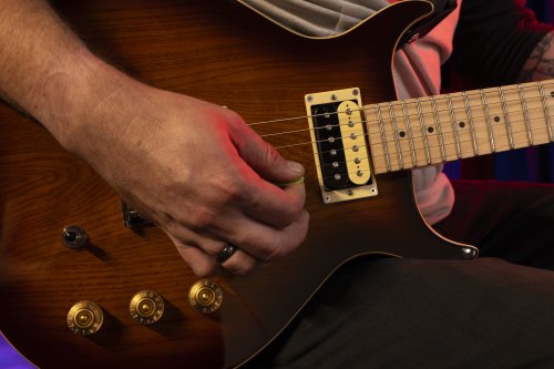 Washburn R5TS Wing Series Raven Electric Guitar. Tobacco Sunburst