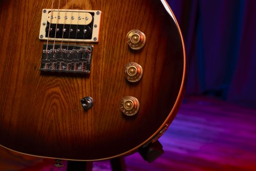 Washburn R5TS Wing Series Raven Electric Guitar. Tobacco Sunburst