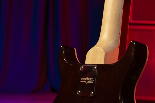 Washburn R5TS Wing Series Raven Electric Guitar. Tobacco Sunburst