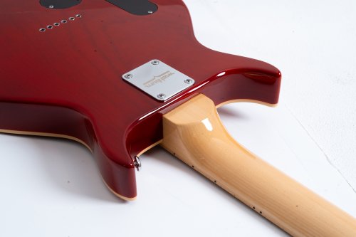 Washburn R5CB Wing Series Raven Electric Guitar. Cherry Sunburst