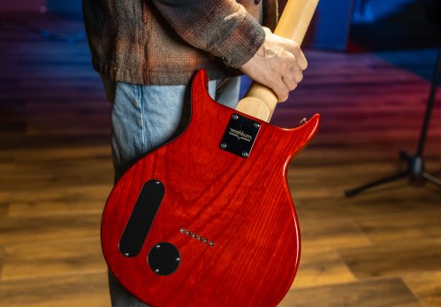 Washburn R5CB Wing Series Raven Electric Guitar. Cherry Sunburst