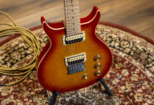 Washburn R5CB Wing Series Raven Electric Guitar. Cherry Sunburst