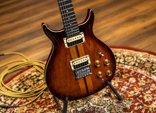 Washburn H10TS Wing Series Hawk Electric Guitar w/Gigbag. Tobacco Sunburst