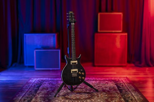 Washburn H10TB Wing Series Hawk Electric Guitar. Trans Black