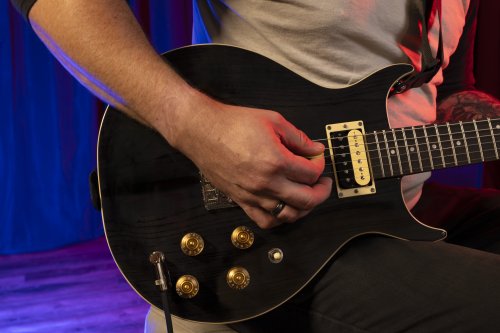 Washburn H10TB Wing Series Hawk Electric Guitar. Trans Black