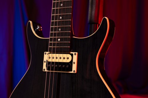 Washburn H10TB Wing Series Hawk Electric Guitar. Trans Black
