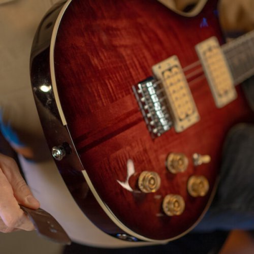 Washburn HAWK1-VSB Wing Series Hawk Double Cutaway Electric Guitar. Vintage Sunburst