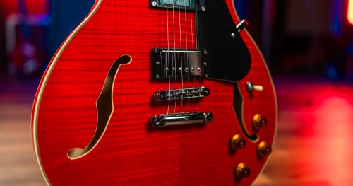 Washburn SH35TR Wing Series Semi Hollow Electric Guitar. Trans Red