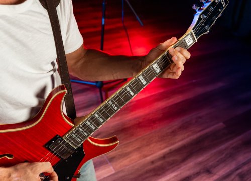 Washburn SH35TR Wing Series Semi Hollow Electric Guitar. Trans Red