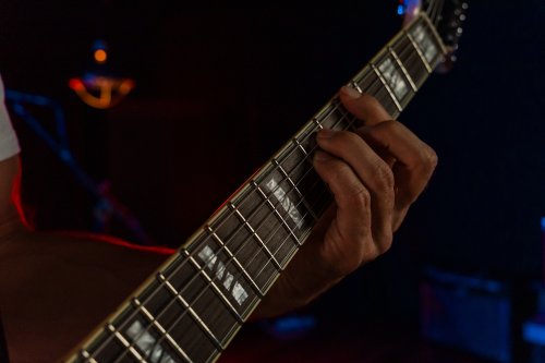 Washburn SH35TR Wing Series Semi Hollow Electric Guitar w/Gigbag. Trans Red