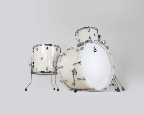 British Drum Co. LEG-22-CBUS-WH Legend Series US Club 22 Kit. White Haven (13″, 16″, 22″)