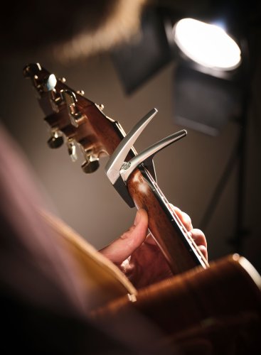 G7th C21042 Nashville Guitar Capo. Silver